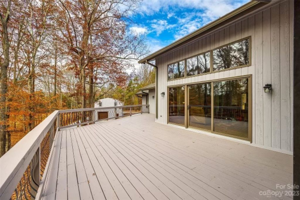 Decking 30 final decking work